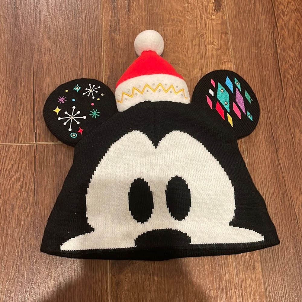 Adult size beanie Mickey Holiday